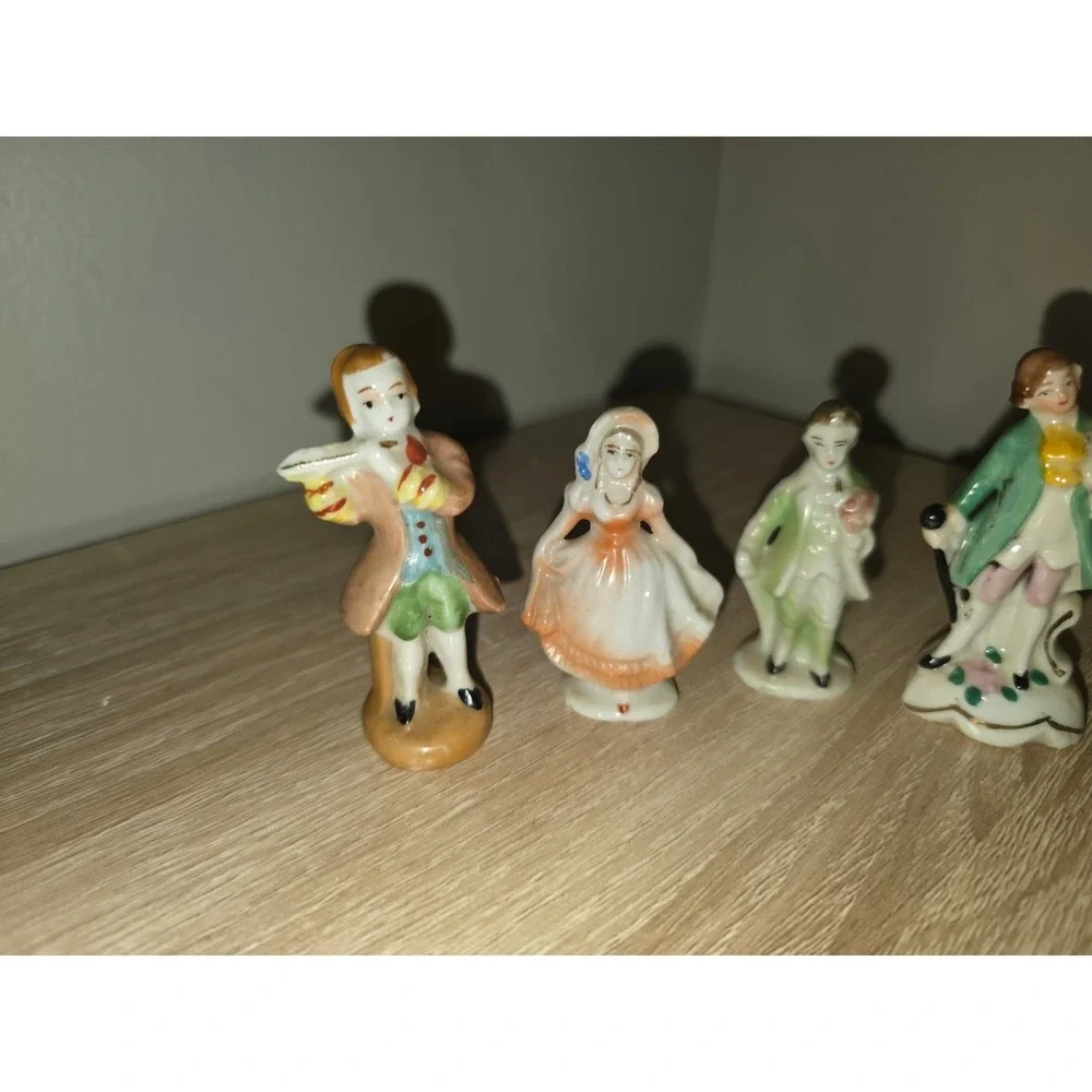 Vintage Miniature Porcelain Colonial Figurines Set of 4 Hand Painted Glazed - Picture 2 of 6